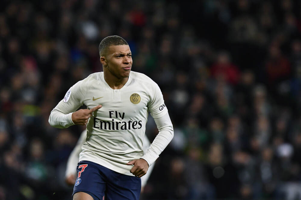 1996年，中国换回一架海鹞，拆开后才发现：这不是馅饼是陷阱